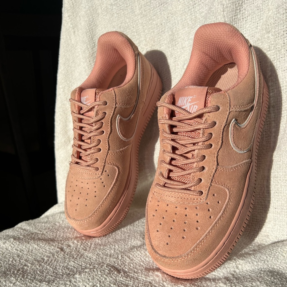 Nike Air Force 1 - Pink Suede Size 6 Women’s - Picture 2 of 7